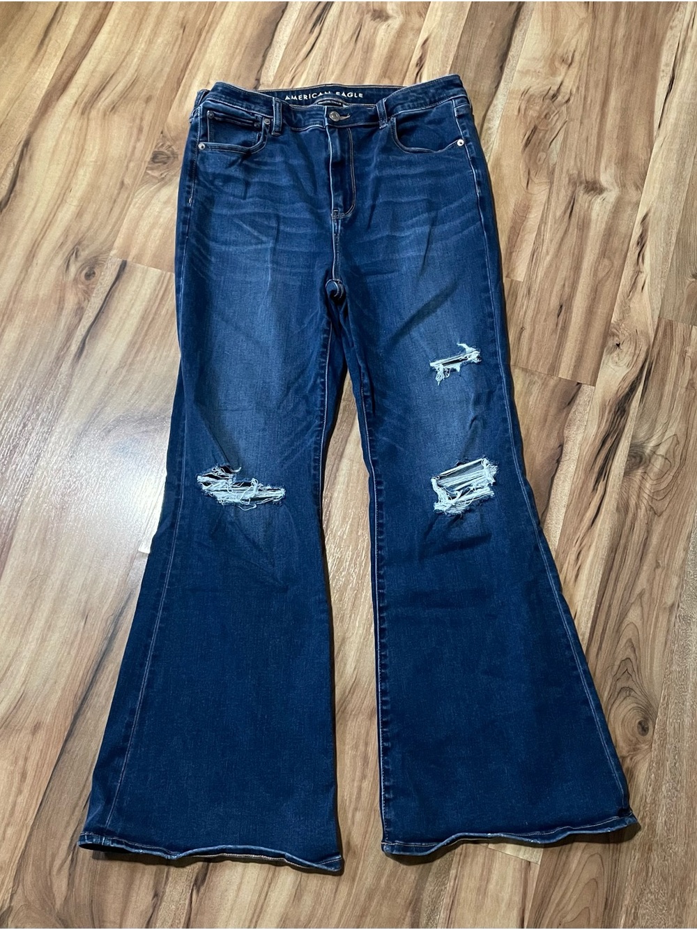 AE Distressed Super High Rise Bell Bottom Flare Denim Jeans Size 16